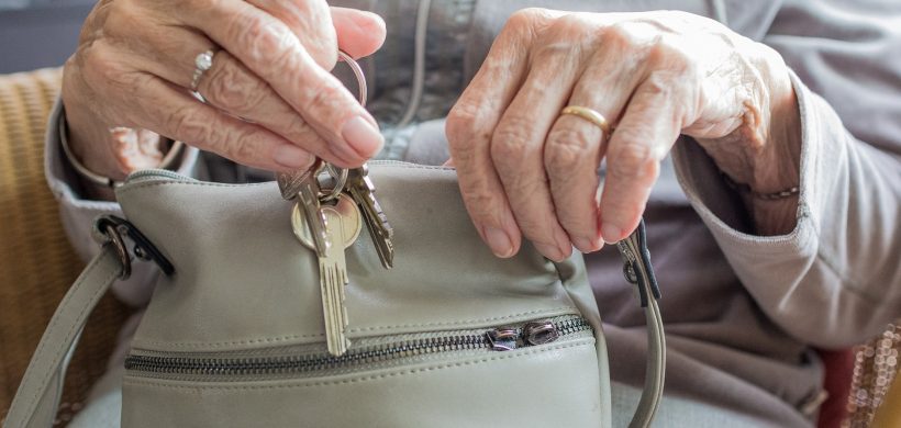 Biomarcadores en la Demencia Tipo Alzheimer: sistema sanitario y edadismo.